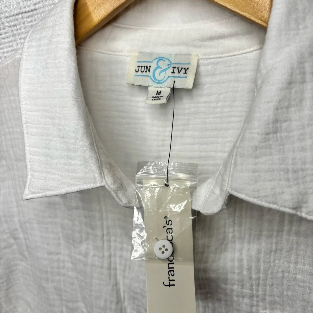 Francesca's Collections White Textured Cotton Button-Down Shirt - Picture 2 of 5